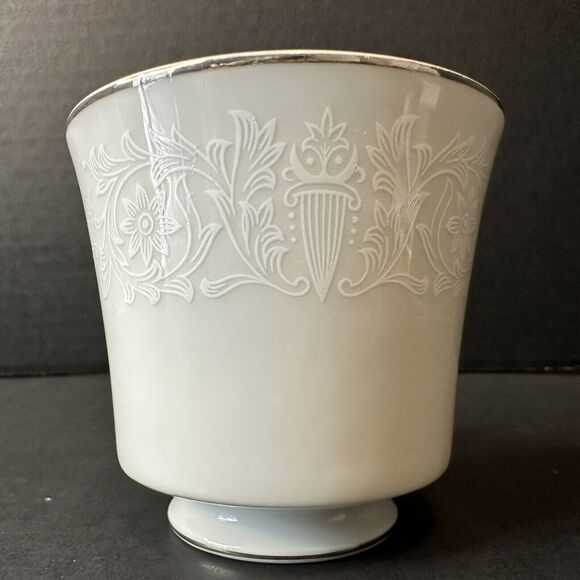 CROWN VICTORIA Lovelace 1 Footed Cup White w/Flowers & Urns White Background - Picture 5 of 10